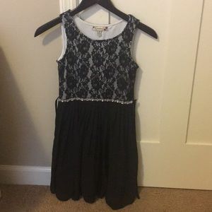 Lace black and white dress Size 10 good condition